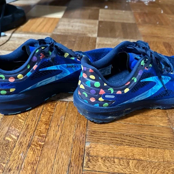 Brooks Vibrant Blue Fruit Shoes - Picture 2 of 4